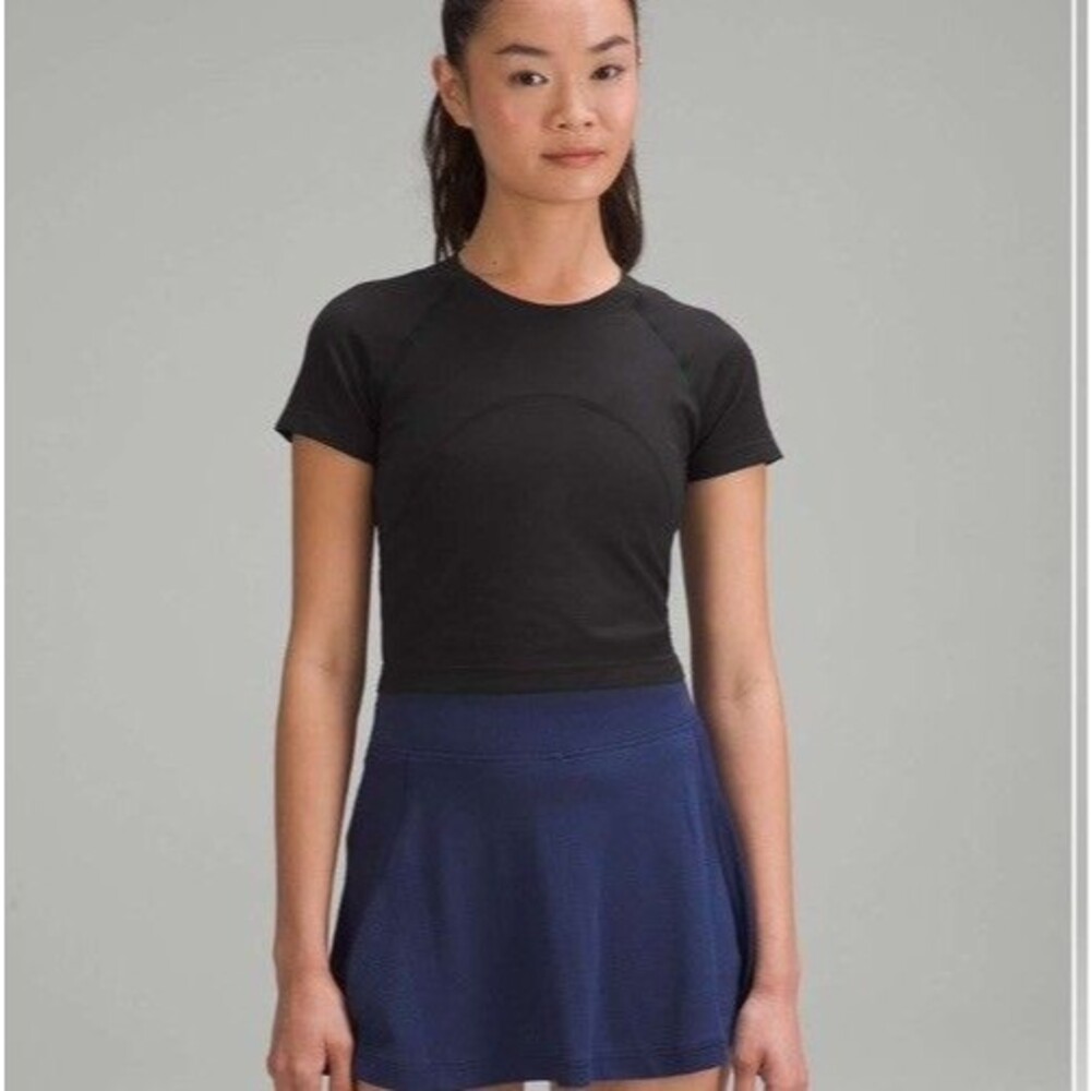 Lululemon Size 2 Swiftly Tech Cropped Short-Sleeve Shirt 2.0 Black